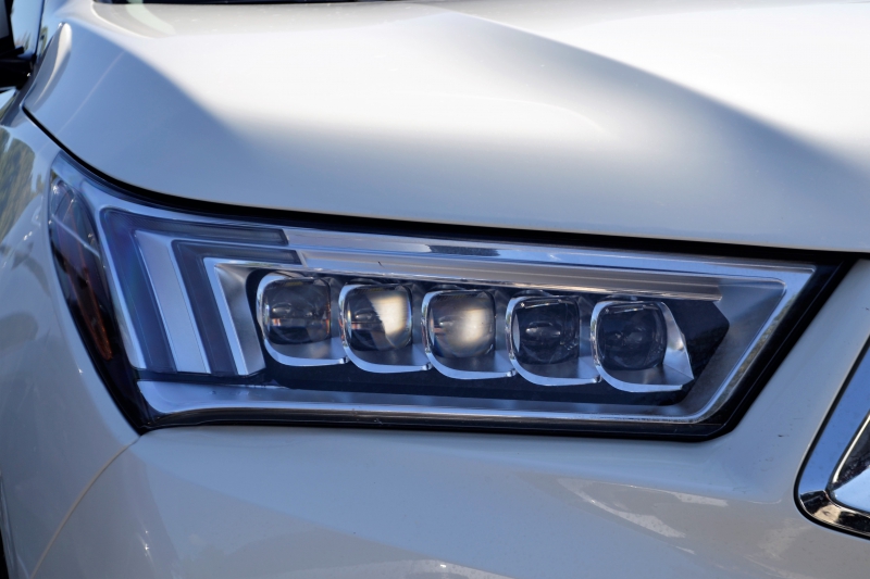 moto-VILLARS SUR VAR-min_acura-headlamp-2834131